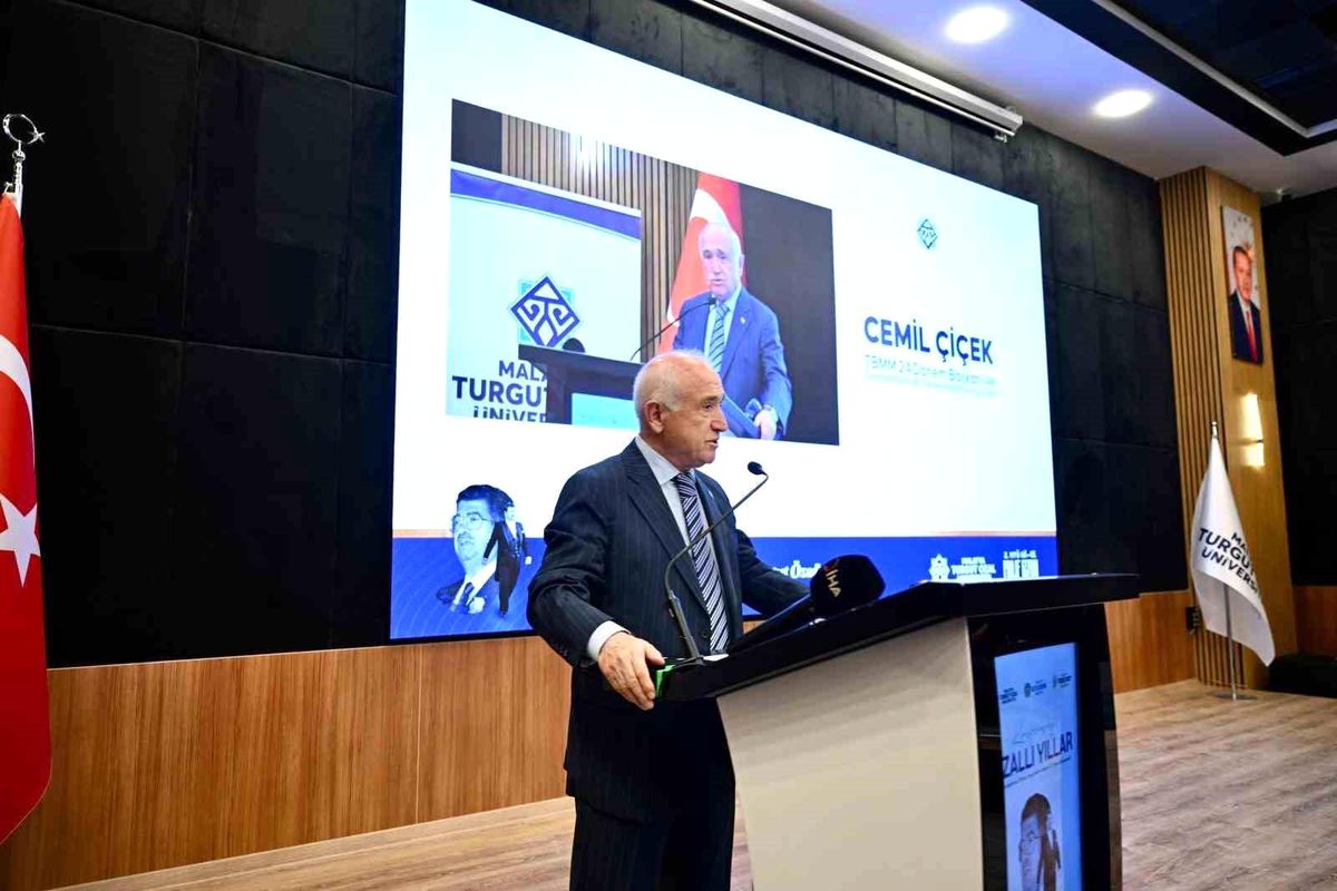 Cemil Çiçek: "Özal Türkiye\'ye çağ atlattı, üç temel özgürlükle dönüşüm sağladı"