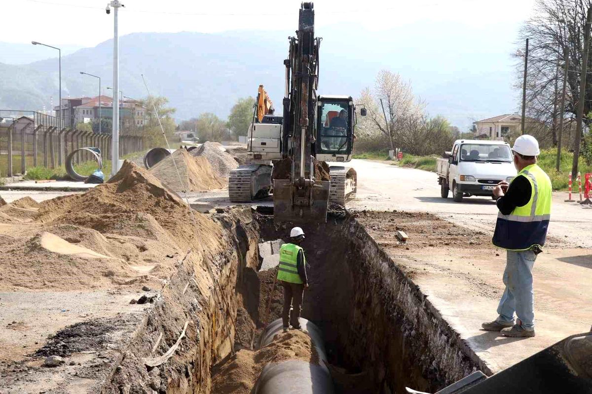 Depremde ciddi hasar gören içme suyu altyapısı yenileniyor