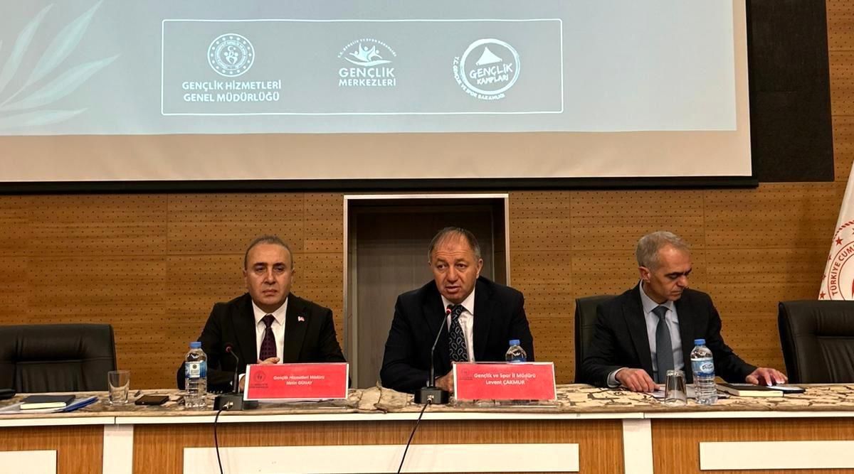 Gençlik Merkezleri Değerlendirme Toplantısı Yapıldı