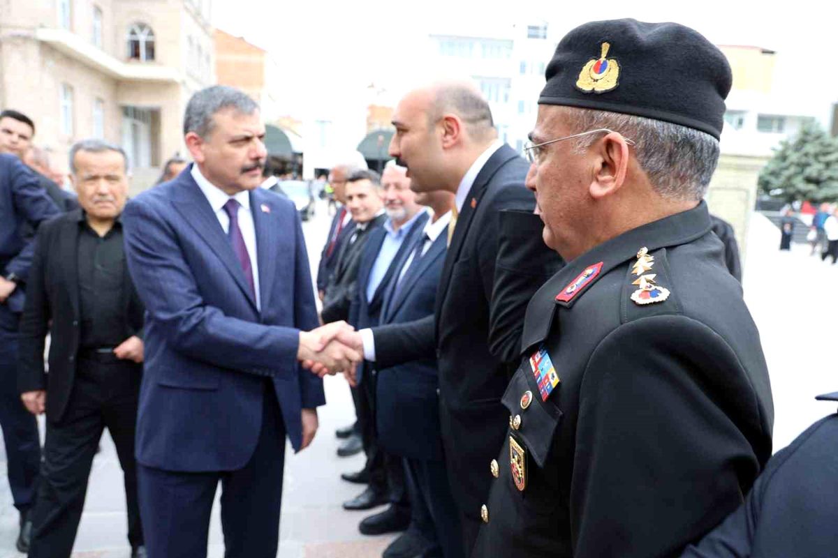 Bakan Çiftçi Aksaray\'da Ziyaretler Gerçekleştirdi