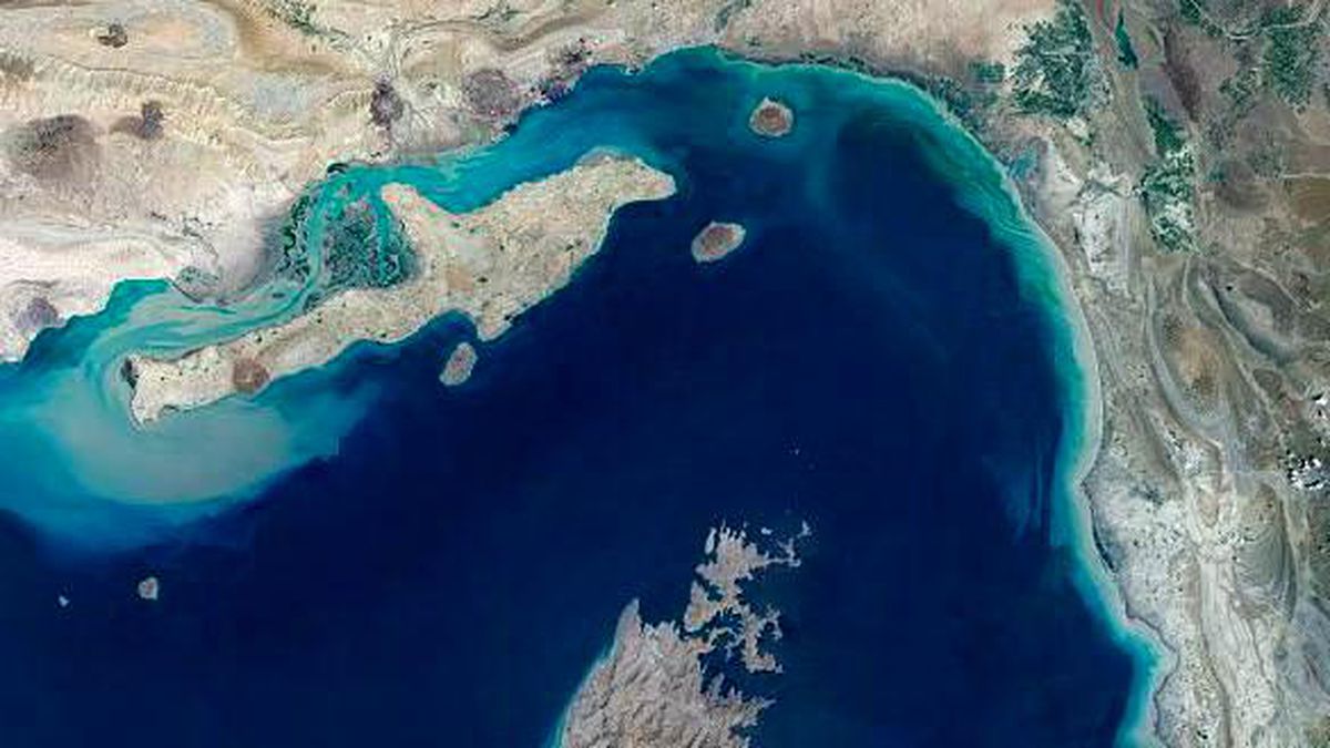 İran Hürmüz Boğazı\'nı Açtı