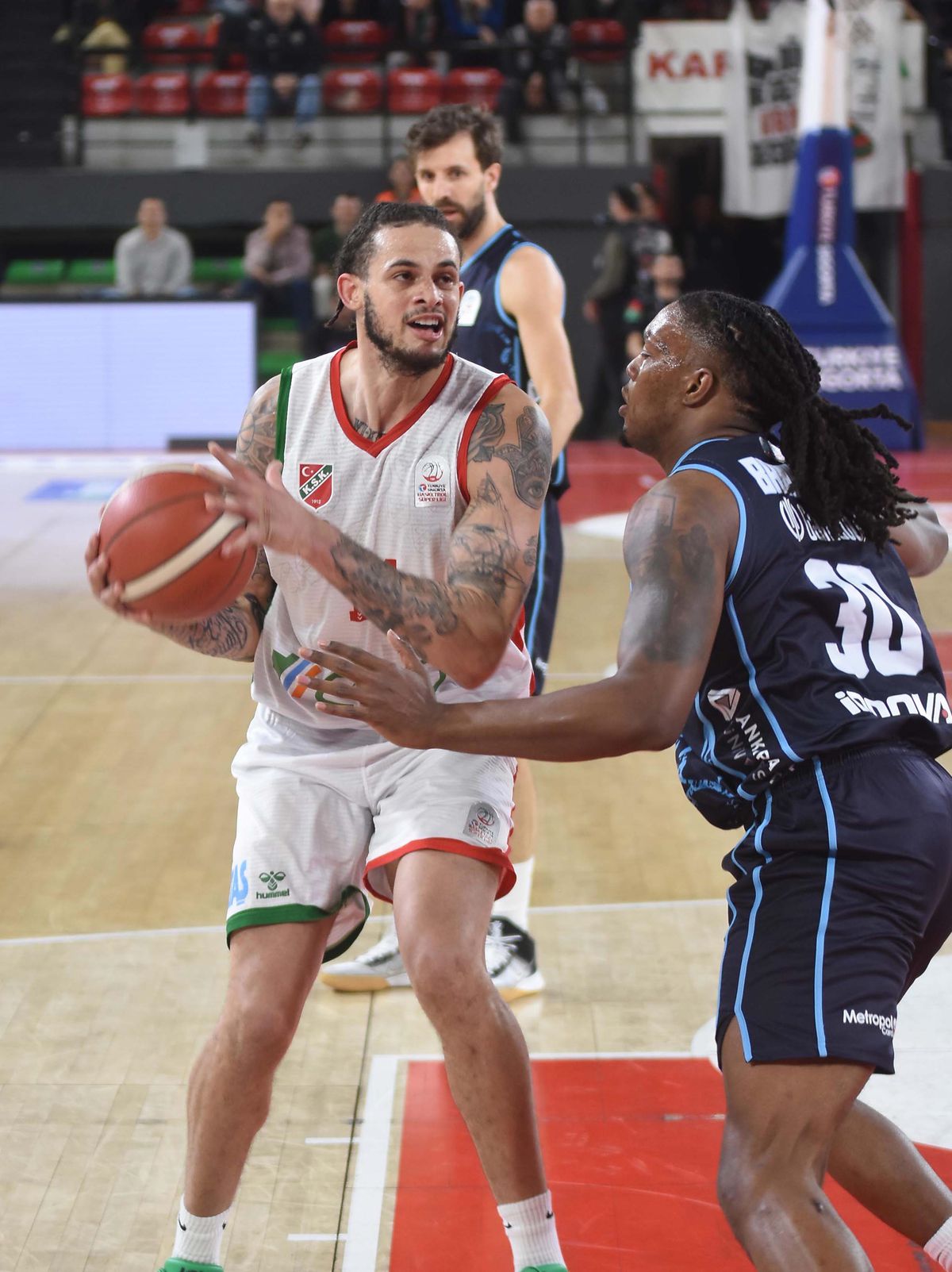 Karşıyaka Bahçeşehir\'e Konuk Oluyor