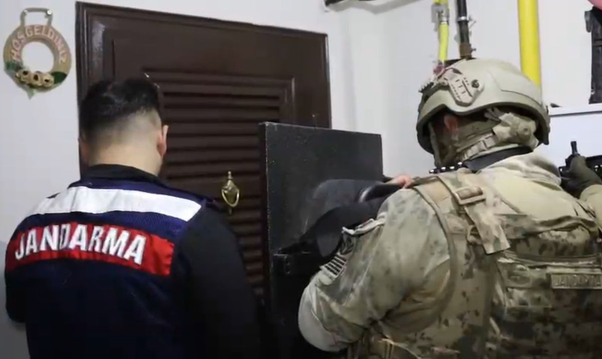 Mersin\'de Yasadışı Bahis Operasyonu: 25 Kişi Tutuklandı