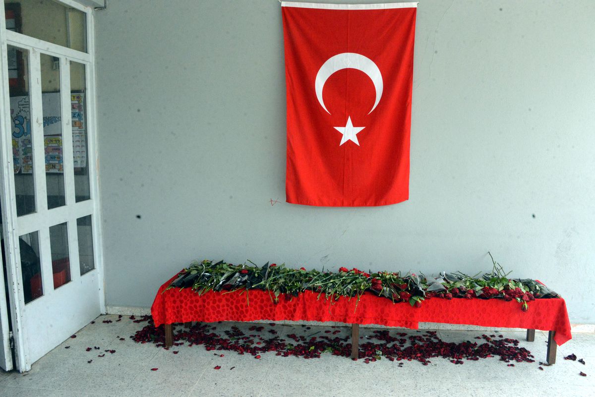 Kahramanmaraş\'ta saldırıda hayatını kaybeden öğretmen ve öğrencilerin eşyaları alındı