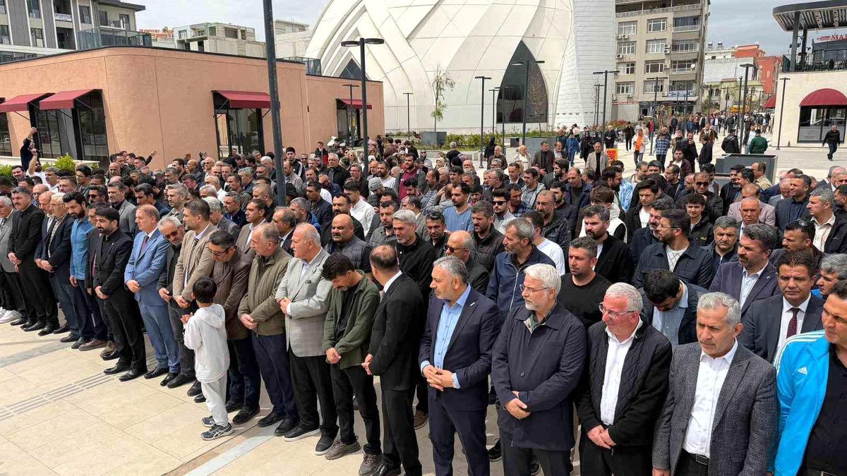 Okul Saldırıları İçin Gıyabi Cenaze Namazı