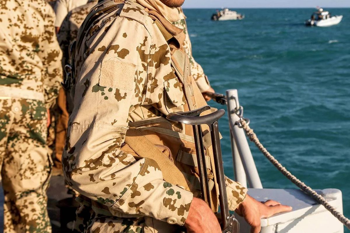 Saat verildi! Babül Mendeb Boğazı’nda askeri gerilim iddiası