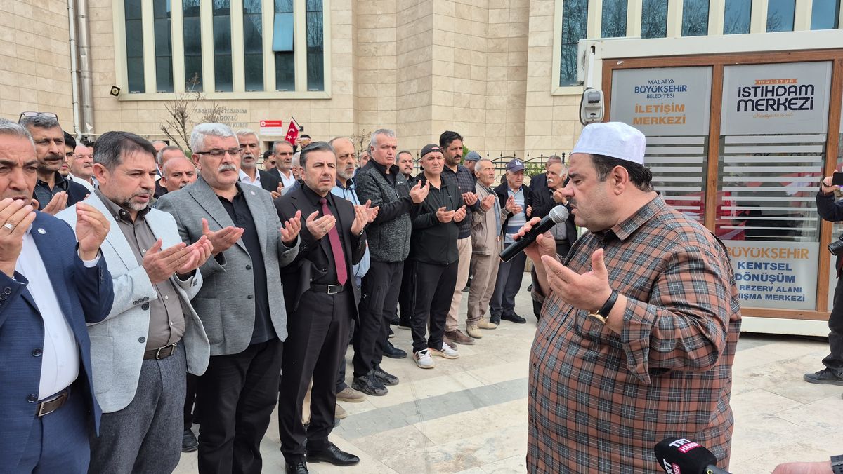 Kahramanmaraş\'ta Okul Saldırısı İçin Gıyabi Cenaze