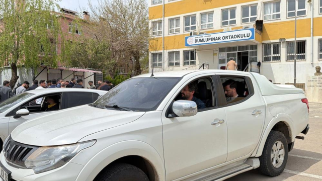 Şanlıurfa'da bir ortaokulda &ouml;ğretmene bı&ccedil;aklı saldırı