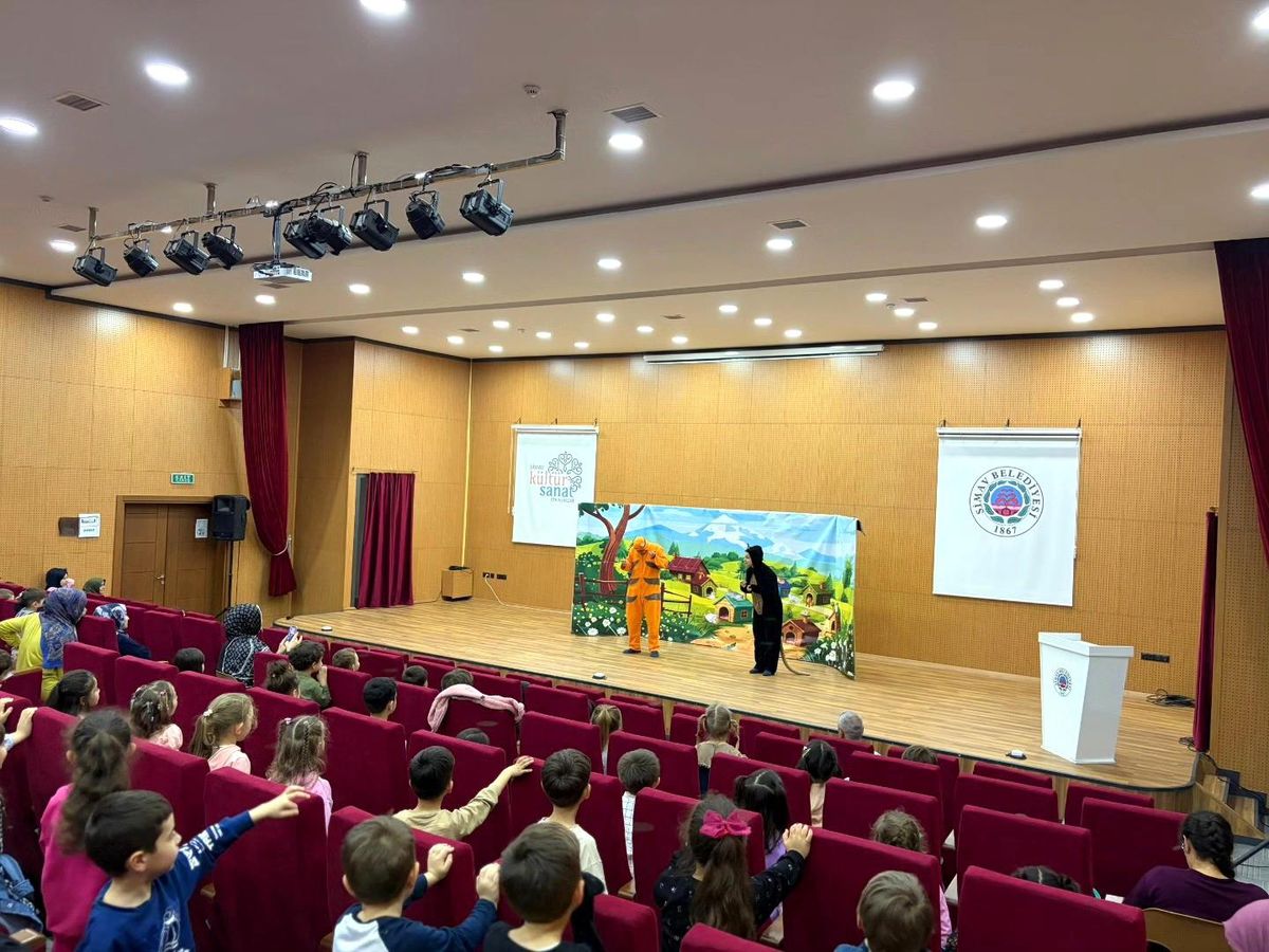 Simav\'da Kur\'an Kursu Öğrencilerine Tiyatro Etkinliği