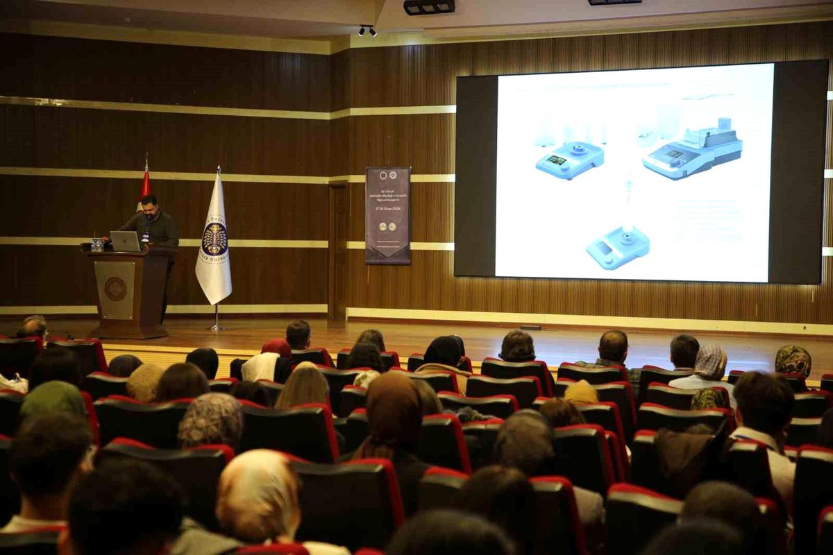 Moleküler Biyoloji Kongresi Atatürk Üniversitesi\'nde Yapıldı