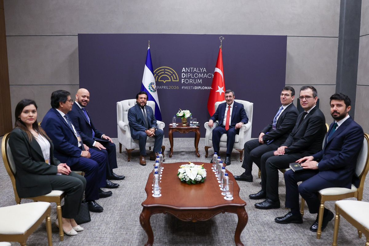 Cevdet Yılmaz Antalya\'da Diplomasi Görüşmeleri Yaptı