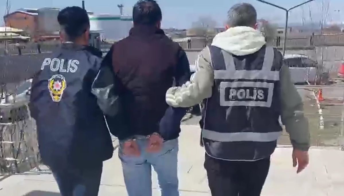 Firar Eden G.G. Bazanın İçinde Yakalandı