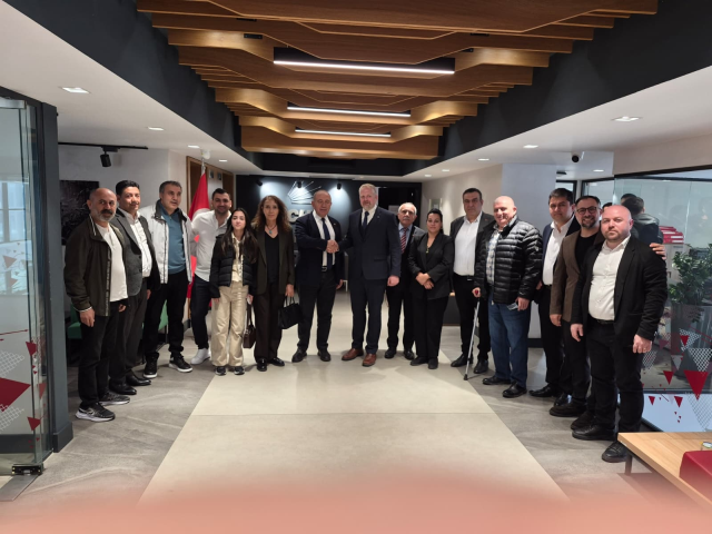 CHP'li Gürsel Tekin dünyada tanınmayan ülkenin cumhurbaşkanını ağırladı