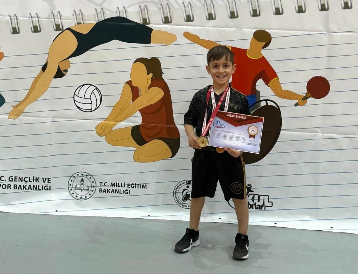 Cizreli Sporculardan Masa Tenisi Şampiyonluğu