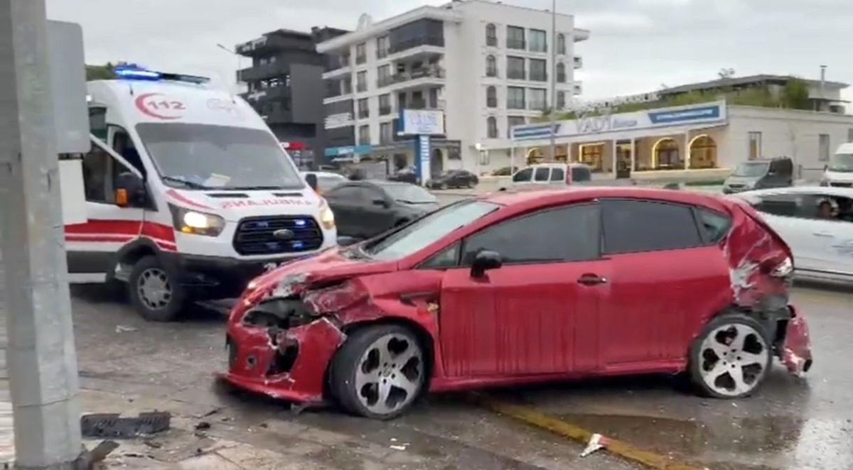 Denizli\'de zincirleme trafik kazası: 4 yaralı