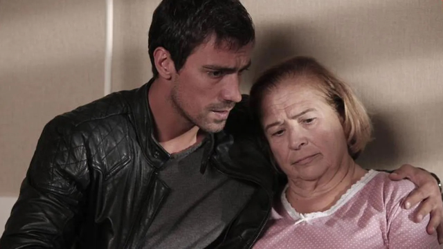 Devlet Tiyatrosu'nun usta ismi Feyha Çelenk hayatını kaybetti