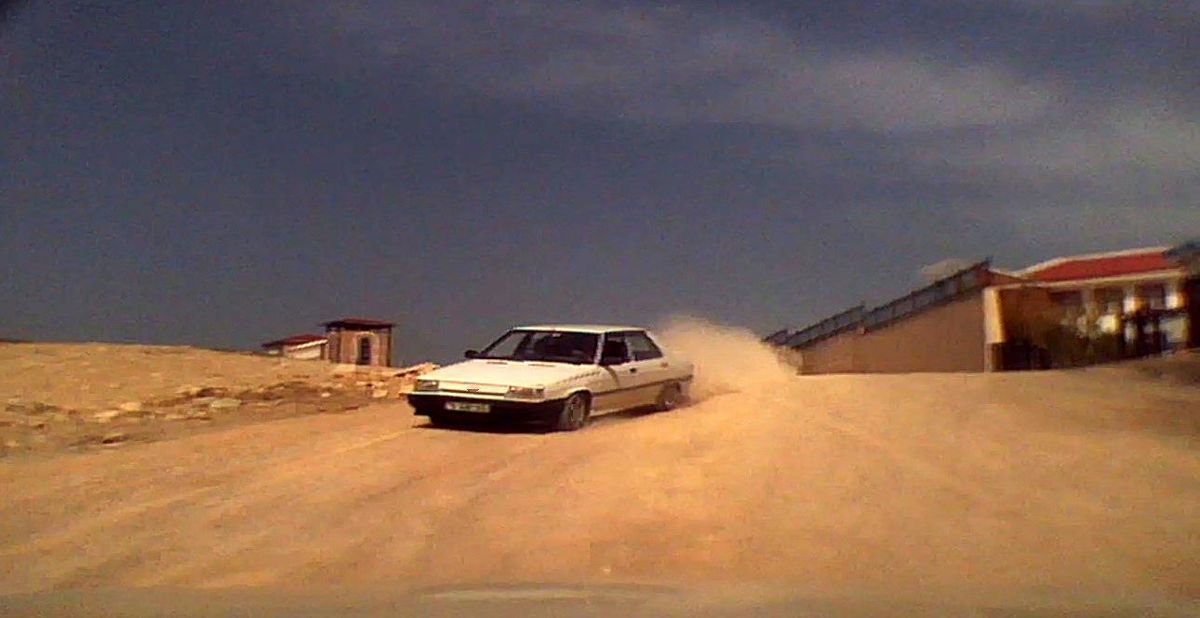 Polis Peşindeki Sürücü Tehlikeli Kaçış Yaptı