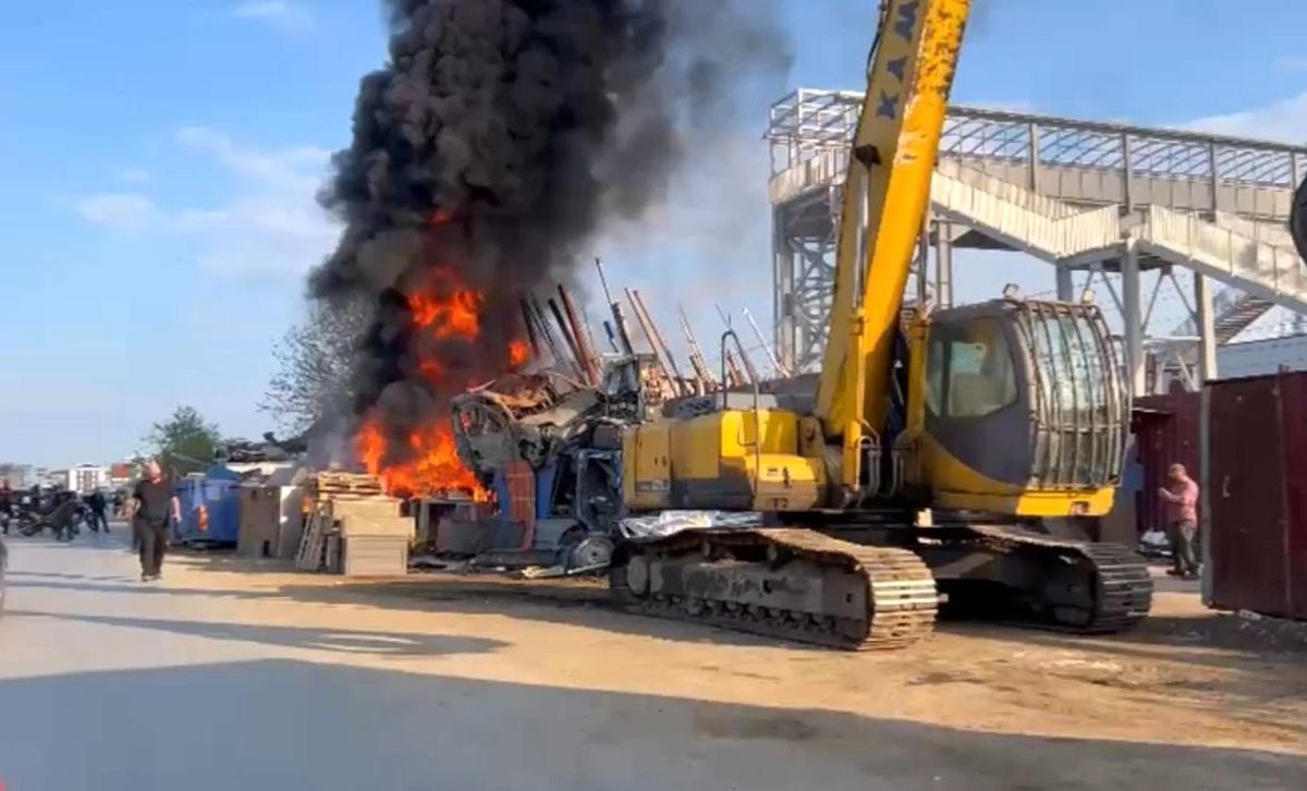 Edirne\'de Hurdacılar Sitesinde Yangın