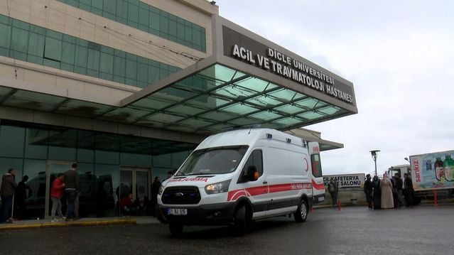 Yıldırım Düşmesi Sonucu Kadın Yaralandı