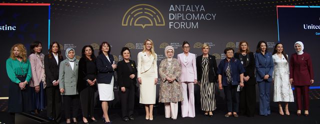 Emine Erdoğan'dan Filistinli çocukların eğitimi için çağrı