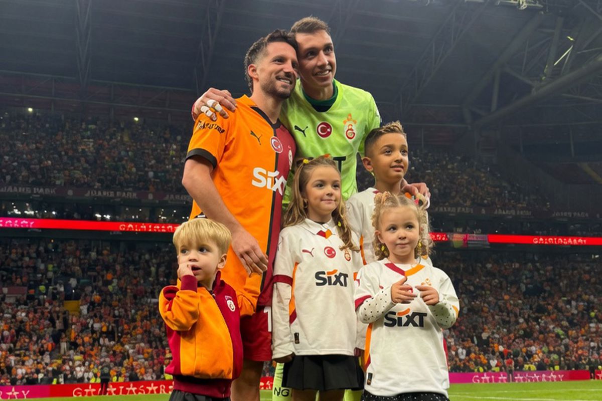 Galatasaray\'da eski kaptanlar Muslera ve Mertens dümene geçti