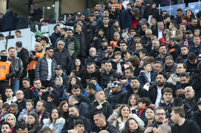 Gençlerbirliği - Galatasaray maçında VIP tribünde izdiham