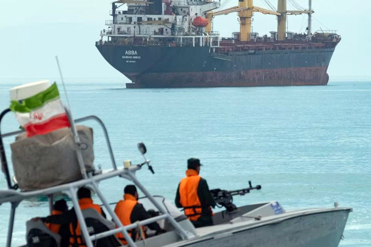 İran, Hürmüz Boğazı\'nı yeniden kapattı