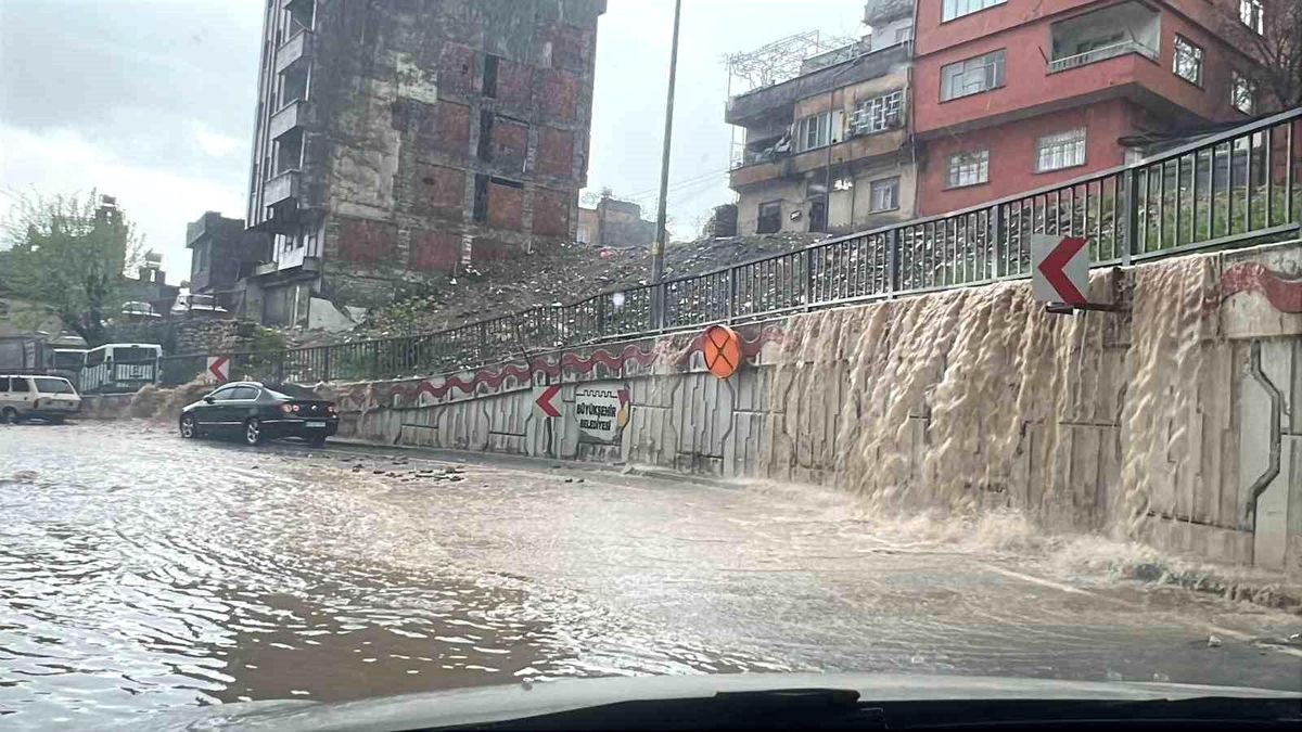 Kahramanmaraş\'ta sağanak etkili oldu