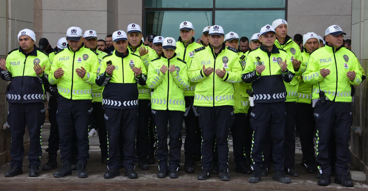 Kanserle Mücadele Eden Polis Memuru Hayatını Kaybetti