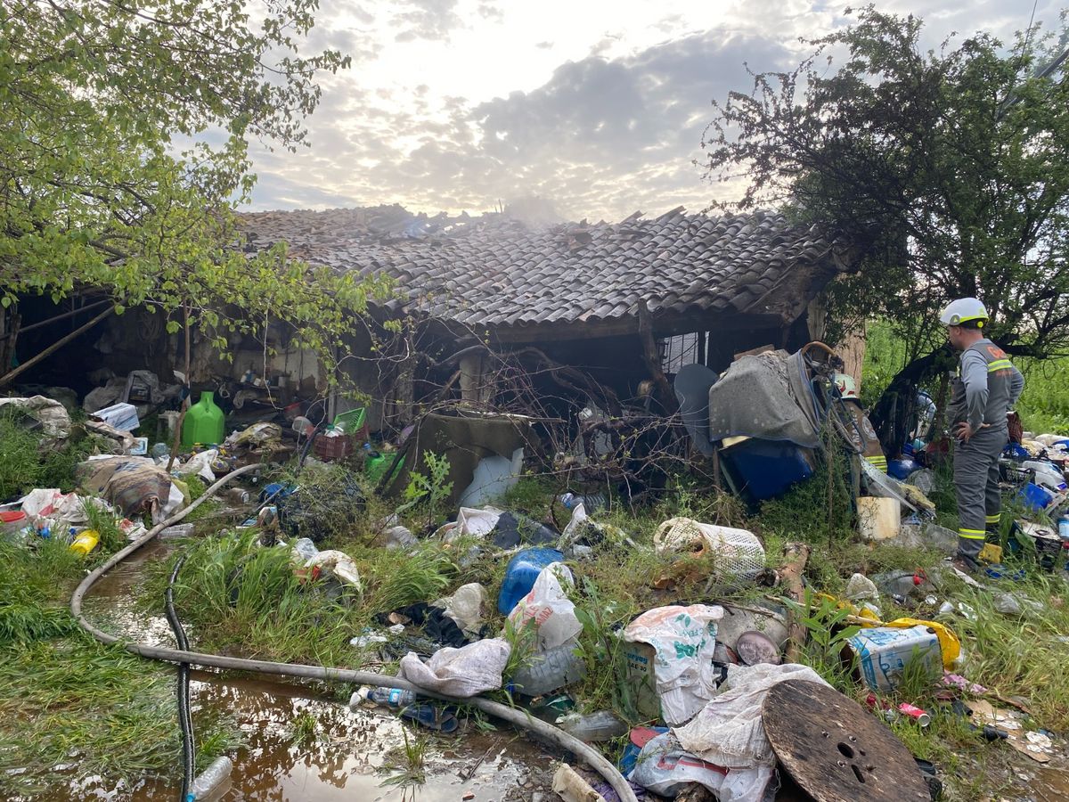 Alaşehir\'de Yangın: 90 Yaşındaki Adam Hayatını Kaybetti