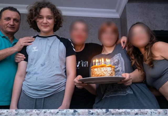 Nöbetçi öğretmen diğer öğrencileri kurtarmak için 