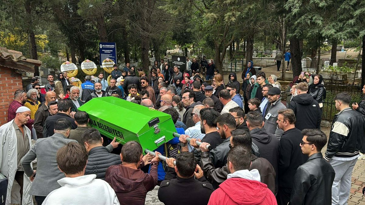 Şarkıcı Rıza Tamer Şişman Son Yolculuğuna Uğurlandı