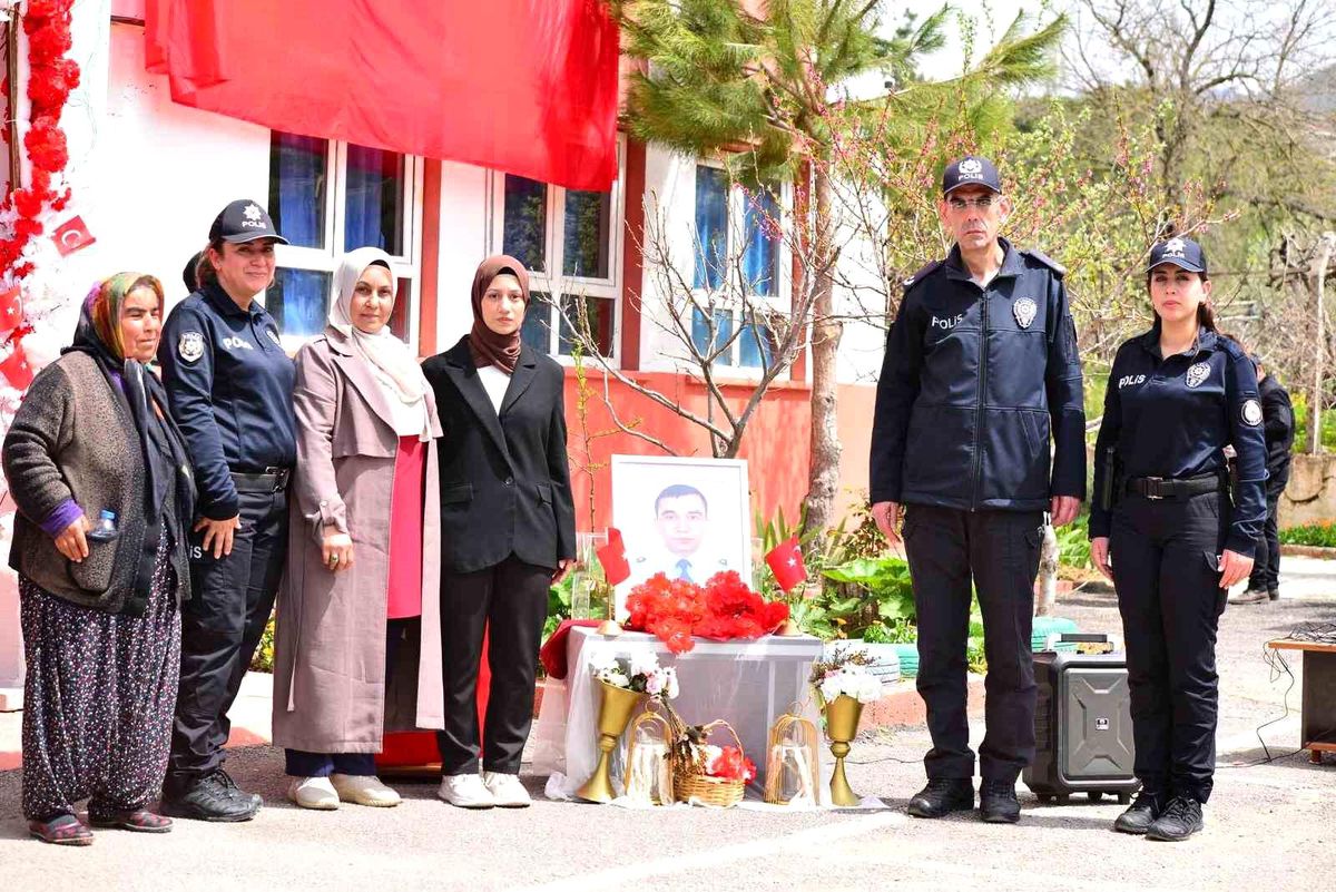 Şehit polisin adı memleketi Feke\'de okula verildi