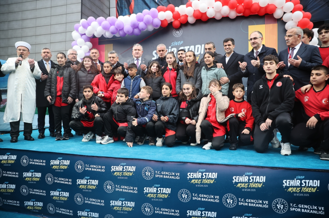 Sinop'a yepyeni bir stat: Açılış töreni gerçekleştirildi