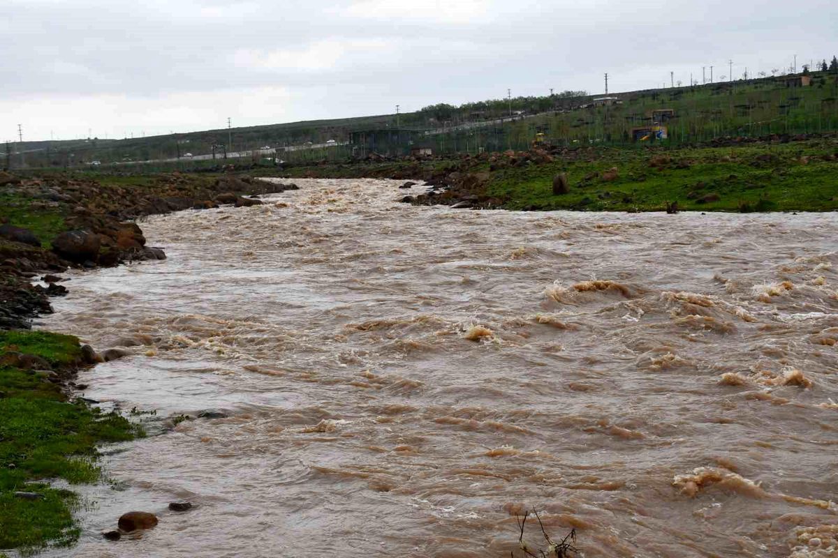 Siverek\'te Sağanak Yağışta Mahsur Kalan Çoban Kurtarıldı