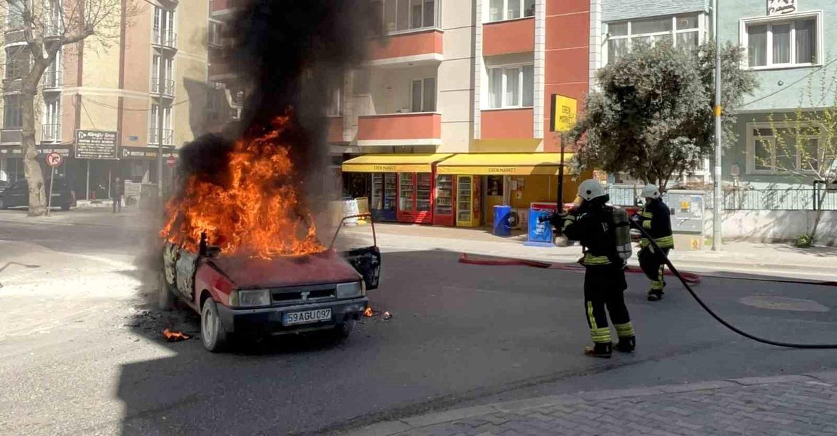 Tekirdağ\'da Araç Alev Aldı