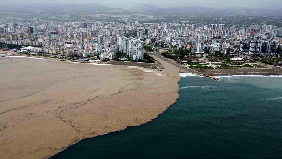 Mersin\'de Sel Suları Akdeniz\'e Taşındı