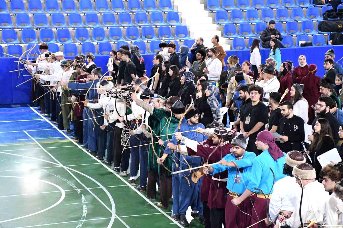 Yozgat\'ta Geleneksel Türk Okçuluğu Yarışması