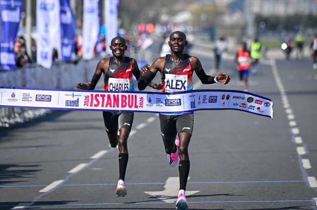 21. İstanbul Yarı Maratonu'nu kazananlar belli oldu! Kenyalı ikizler zirvede