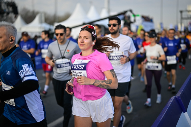 21. İstanbul Yarı Maratonu'nu kazananlar belli oldu! Kenyalı ikizler zirvede