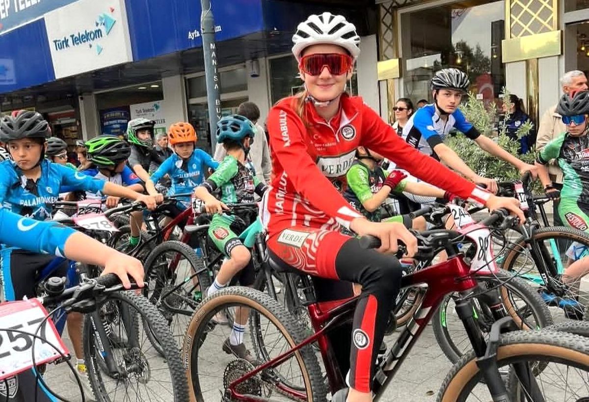 Akhisarlı Sporcular Manisa\'da Başarı Gösterdi