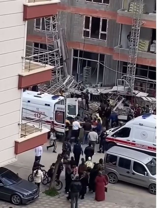 Kahramankazan’da İnşaat Iskele Çöktü