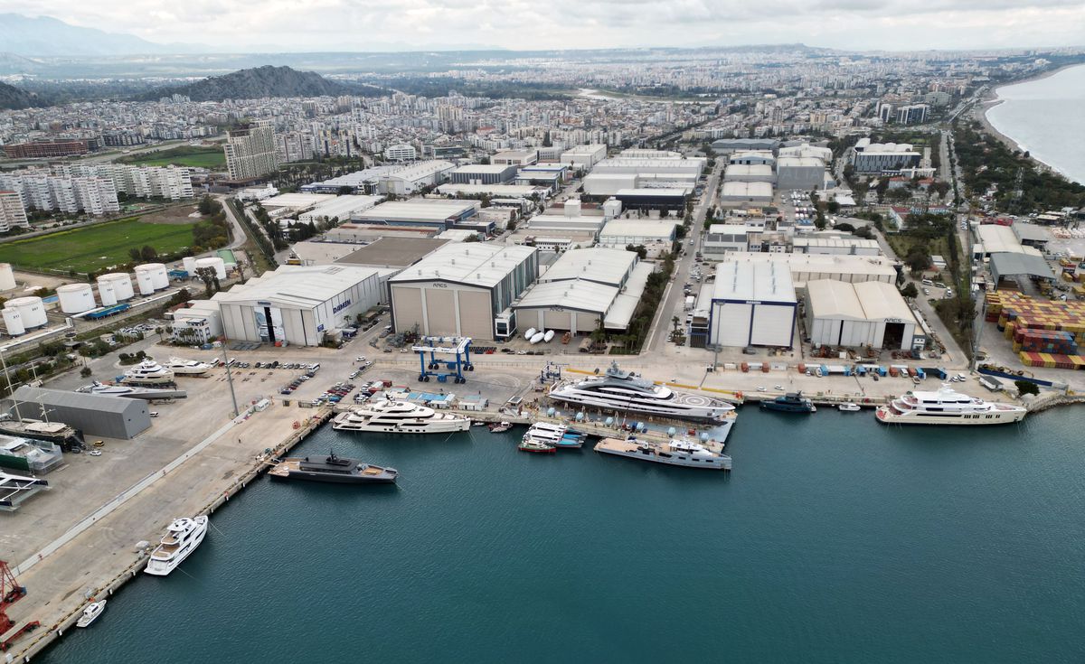 Antalya Serbest Bölge\'de İhracat Artıyor