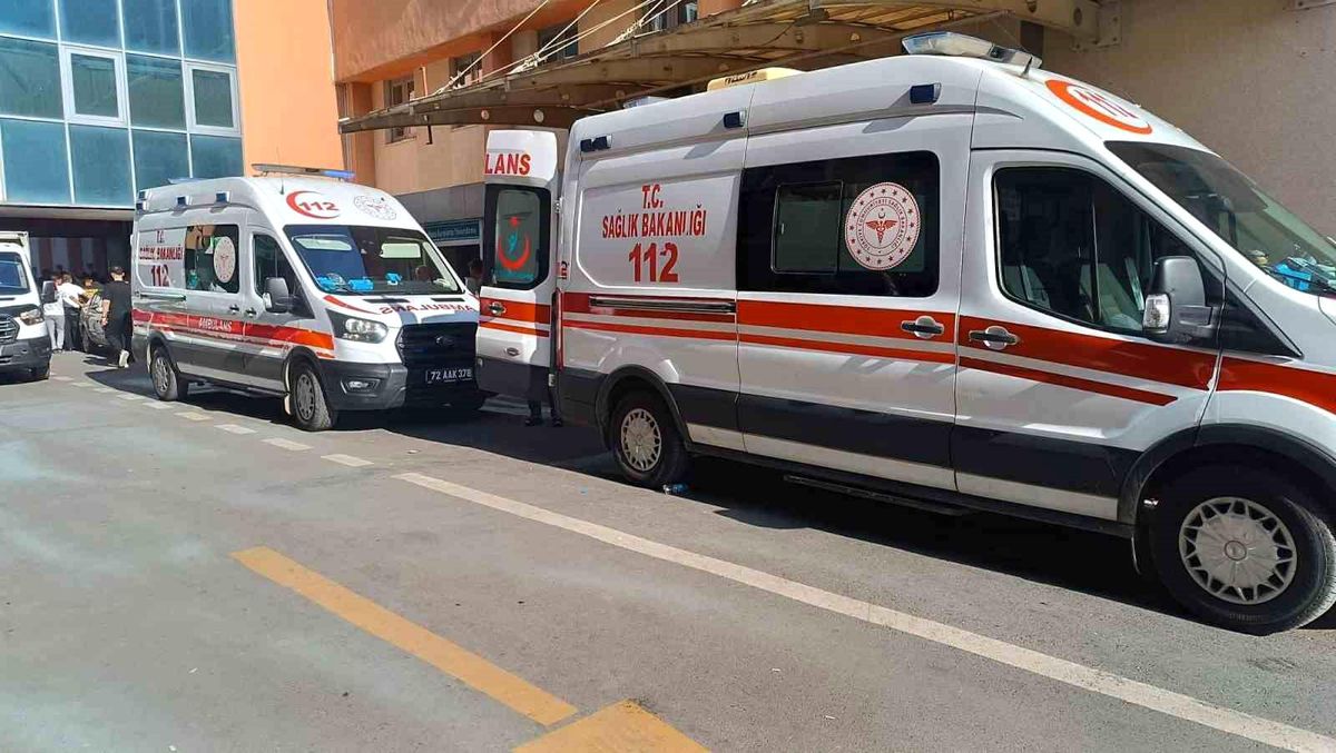 Batman\'da Bıçaklı Kavga: 1 Ağır Yaralı