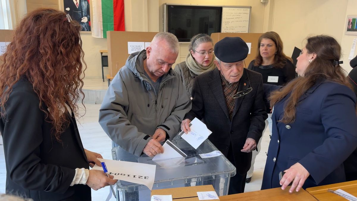 Bulgaristan seçimleri başladı! Vatandaşlar Avcılar\'da sandık başına gitti