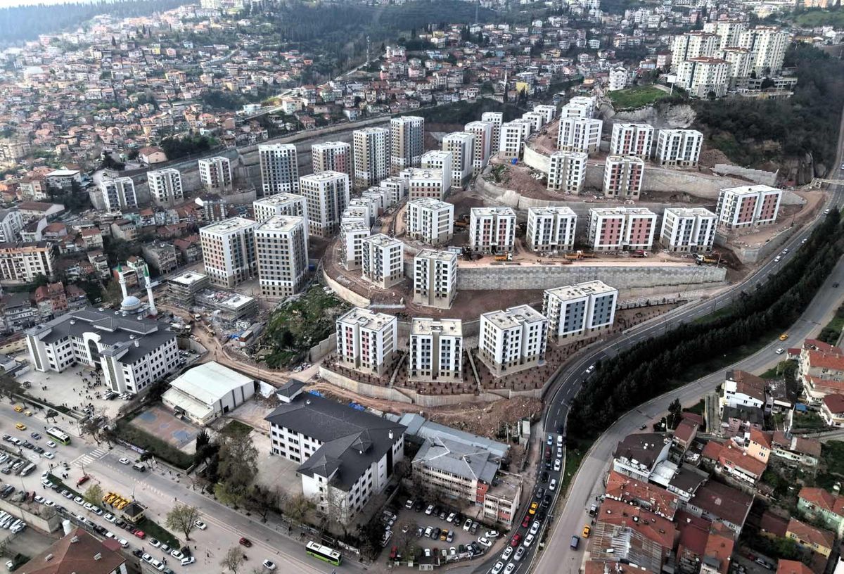 Cedit Kentsel Dönüşüm Projesi\'nde çevre düzenlemesi devam ediyor