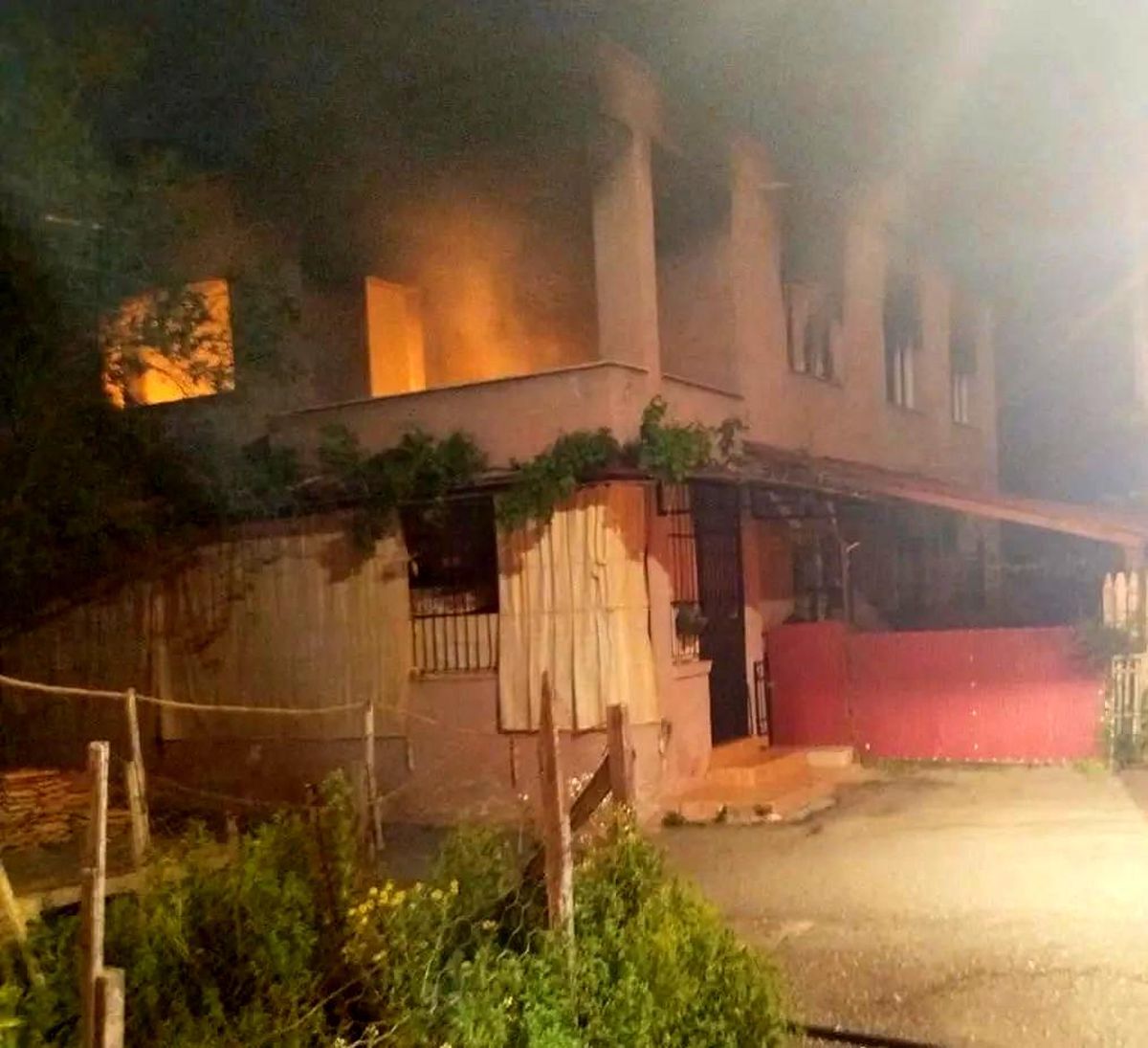 Dörtyol\'da müstakil evden alevler yükseldi