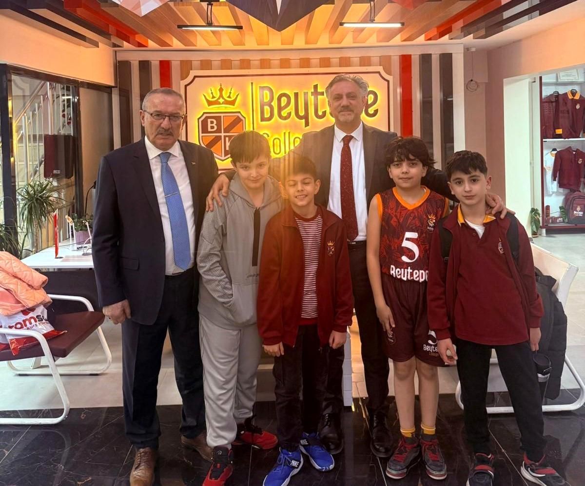 Eğitimin Yönetimi Kritik