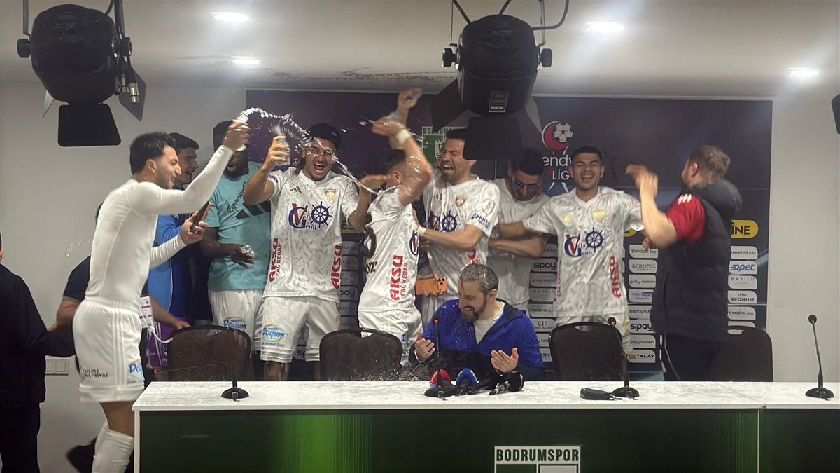 Erzurumspor Süper Lig\'e Yükseldi