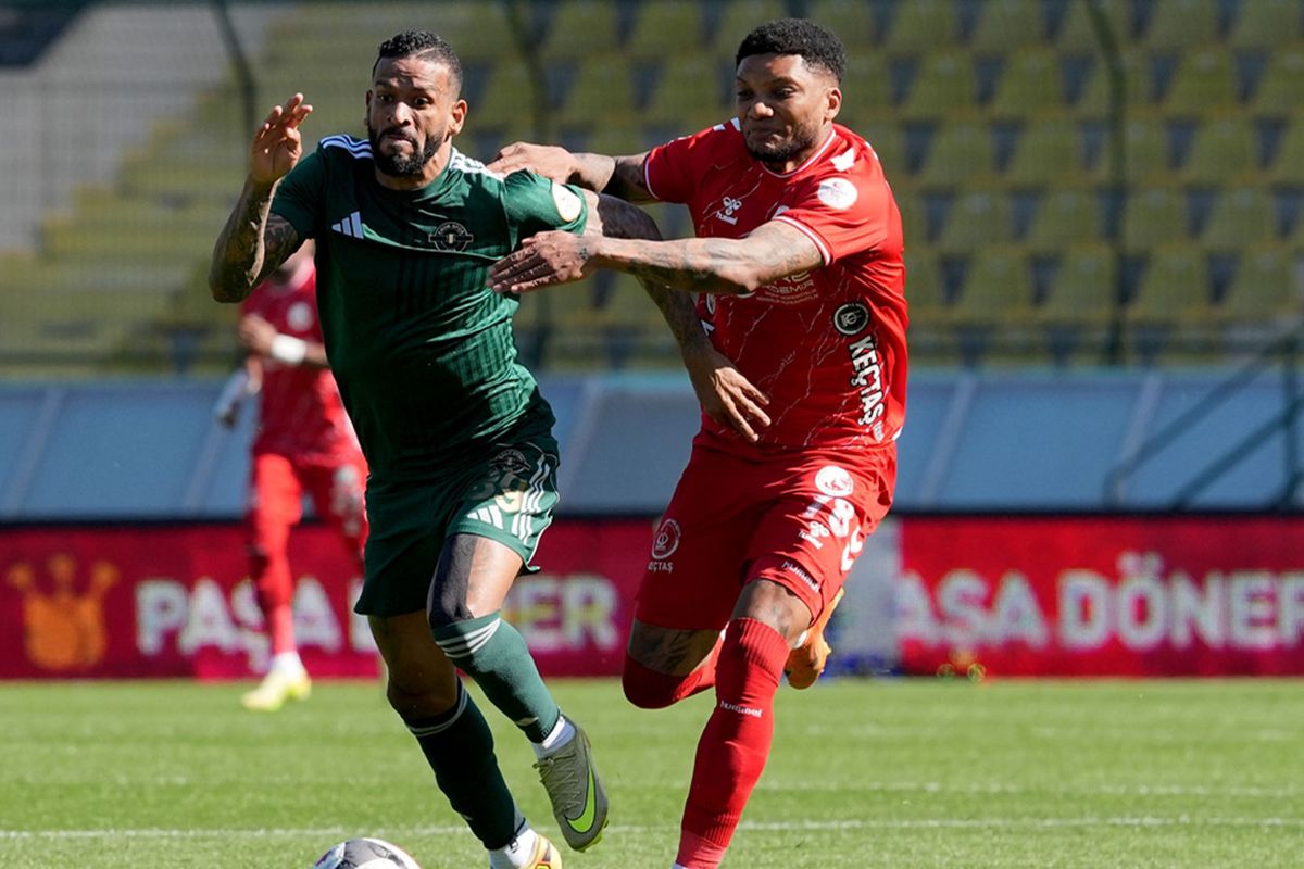 Esenler Erokspor, Süper Lig\'e bir adım daha yaklaştı